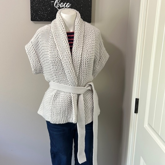 Zara Sweaters - ZARA Chunky Crochet Knit Cardigan Gray Short Sleeve Sz M